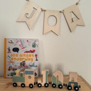 JOA kindernaam in gemaakt in houten vlaggetje