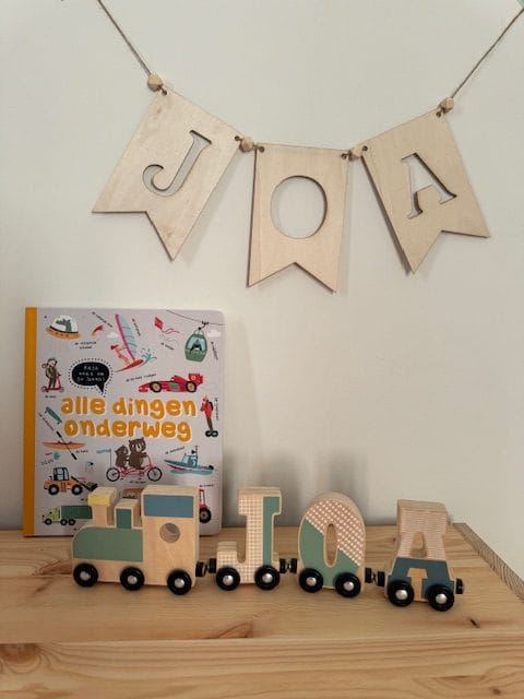 JOA kindernaam in gemaakt in houten vlaggetje