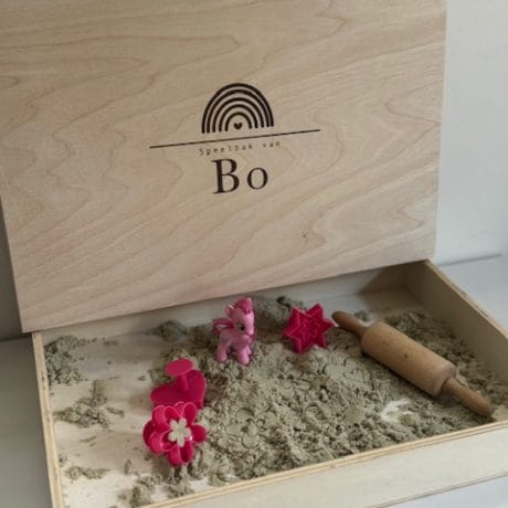 Houten speelbak met naam thema regenboog