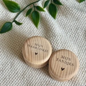 Set tandendoosje en haarlokdoosje zonder naam, houten bewaardoosjes met hartje