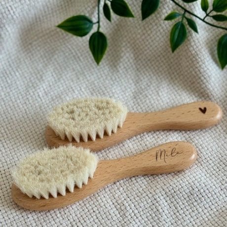 Babyborstel met naam. Zachte natuurlijke haren geschikt voor pasgeboren baby’s
