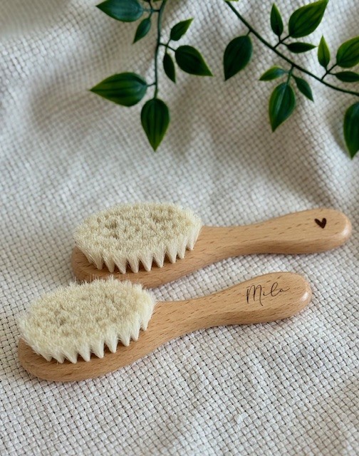 Babyborstel met naam. Zachte natuurlijke haren geschikt voor pasgeboren baby’s