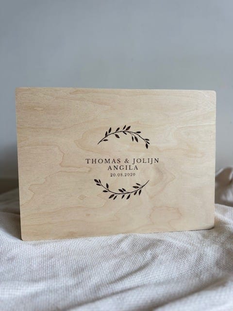 Houten gepersonaliseerde herinneringsdoos bruiloft met gegraveerde tekst