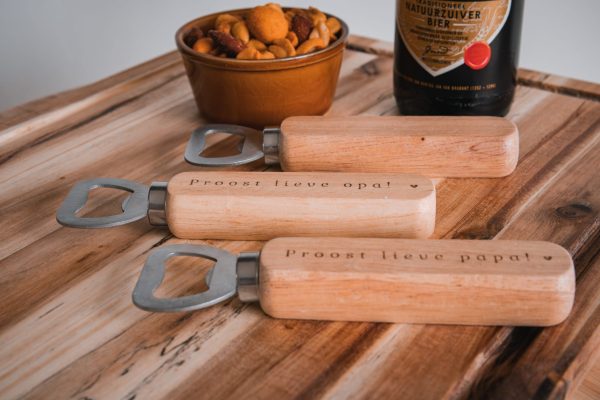Houten flessenopener met gravure, gepersonaliseerd cadeau voor opa of papa