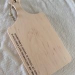 Houten borrelplank met persoonlijke gravering – ideaal als bedankje voor juf, collega, vriend(in) of coach